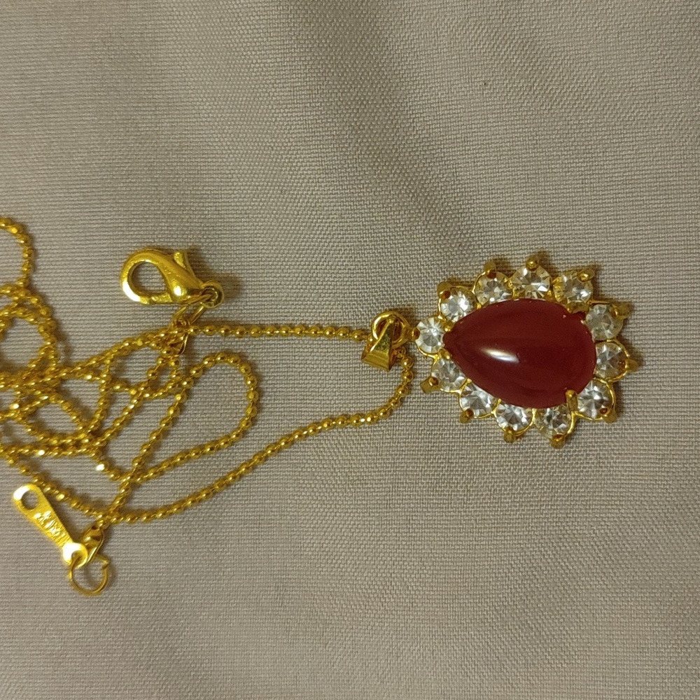 New simulated red jade pendant 18kt gold filled 16" chain